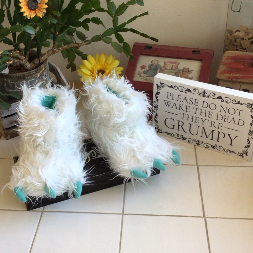 ‘Lazy One’ Comfy Yeti Paw Slippers